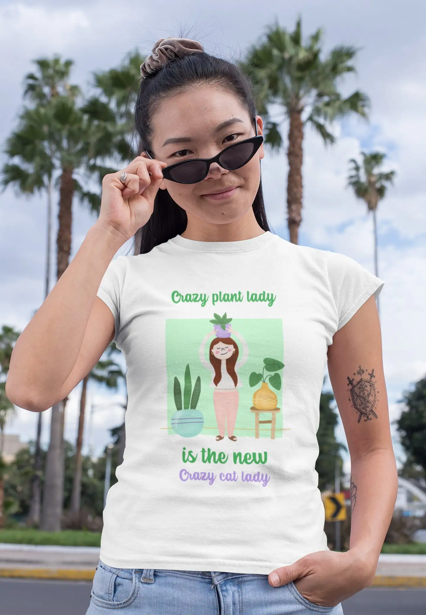 New Plant Parent - Crazy Plant Lady は新しい猫のママ、ペットの親のための T シャツのトレンドデザインです